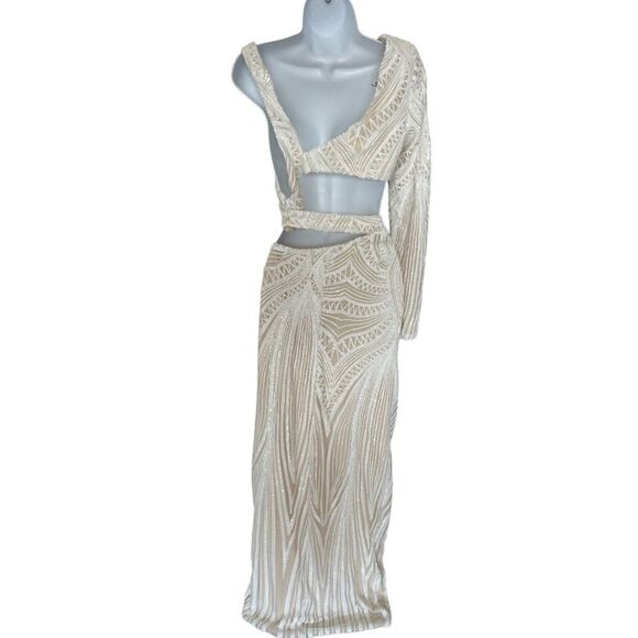 FASHIONNOVA Maxi Dress Off White Color Apliques Sequins Embellishment Size M. - Picture 4 of 7